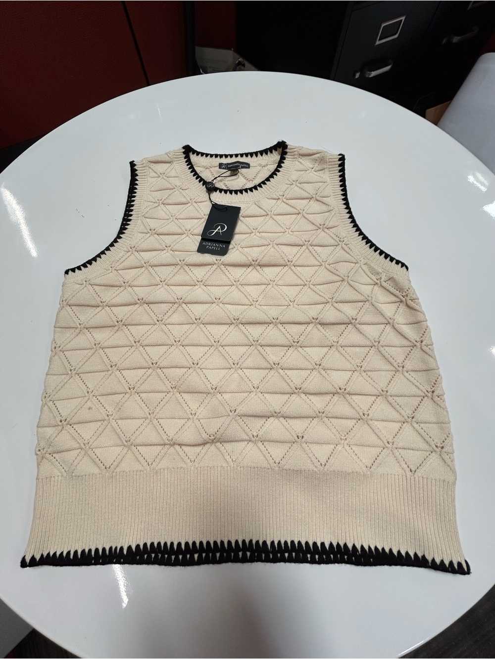 NWT Adrianna Papell sweater vest size Medium